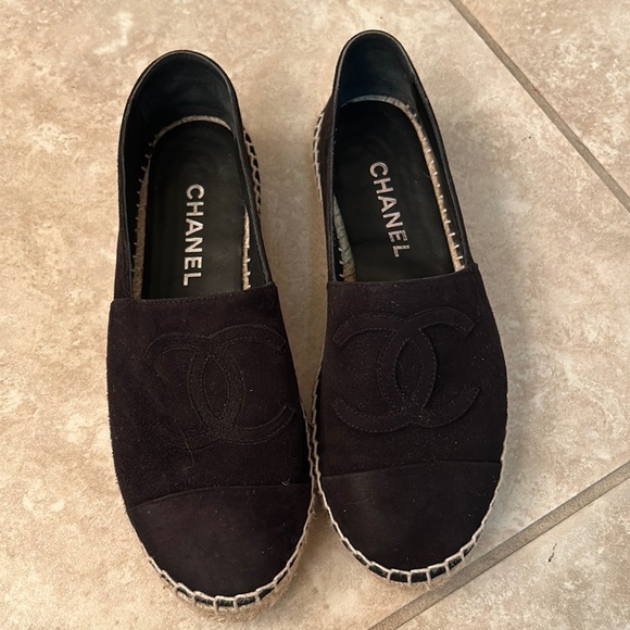 100% Authentic Chanel Womenβs size 38 / 8 Black on Black Espadrilles- with Box - Picture 2 of 9
